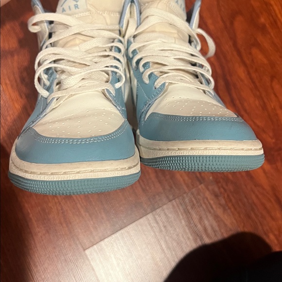 Women’s Nike Air Jordan Mid Sneakers Blue & White Size 10 - Picture 6 of 9